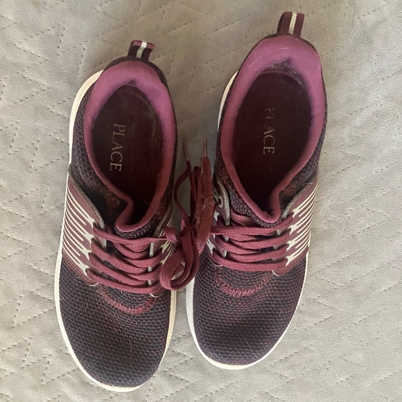 The Children’s Place Maroon Sneakers sz 2Y - Picture 3 of 5